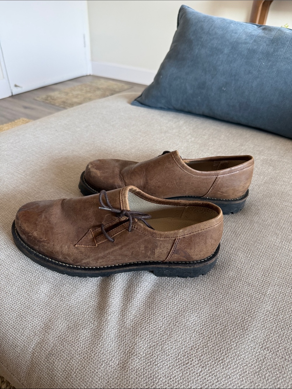 Brown Leather Oktoberfest Shows by Anger Maier